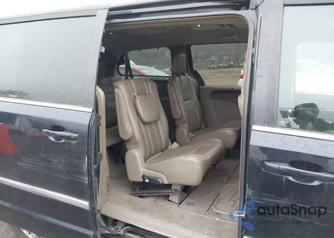 2011 Chrysler Town & Country Touring-L from USA, damaged, VIN 2A4RR8DG6BR749536